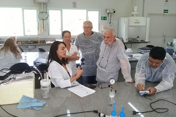 03_Biogasausbildung-Brasilien_Labor